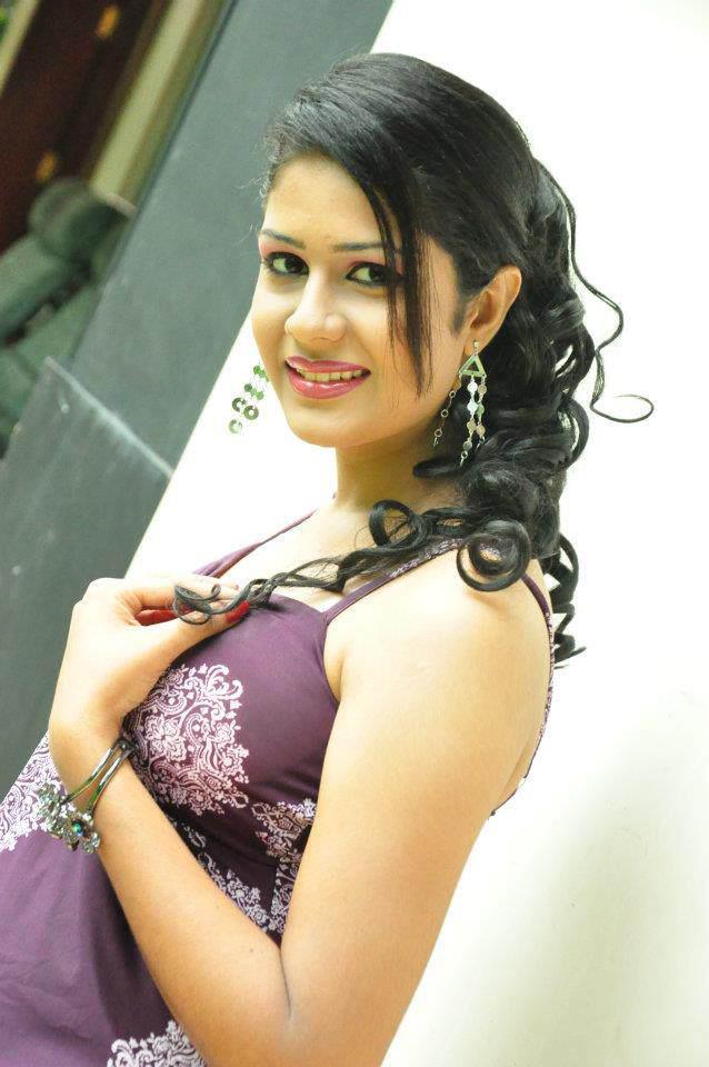 Gossip Lanka Hot Actress