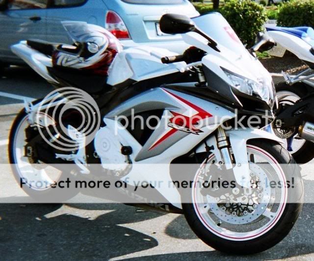 Gsxr 600 K8 White