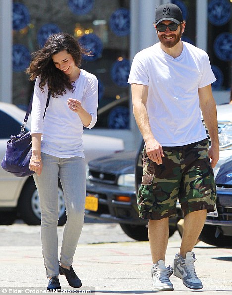 Jake Gyllenhaal Girlfriend 2012