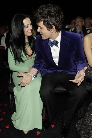 Katy Perry And John Mayer Kissing