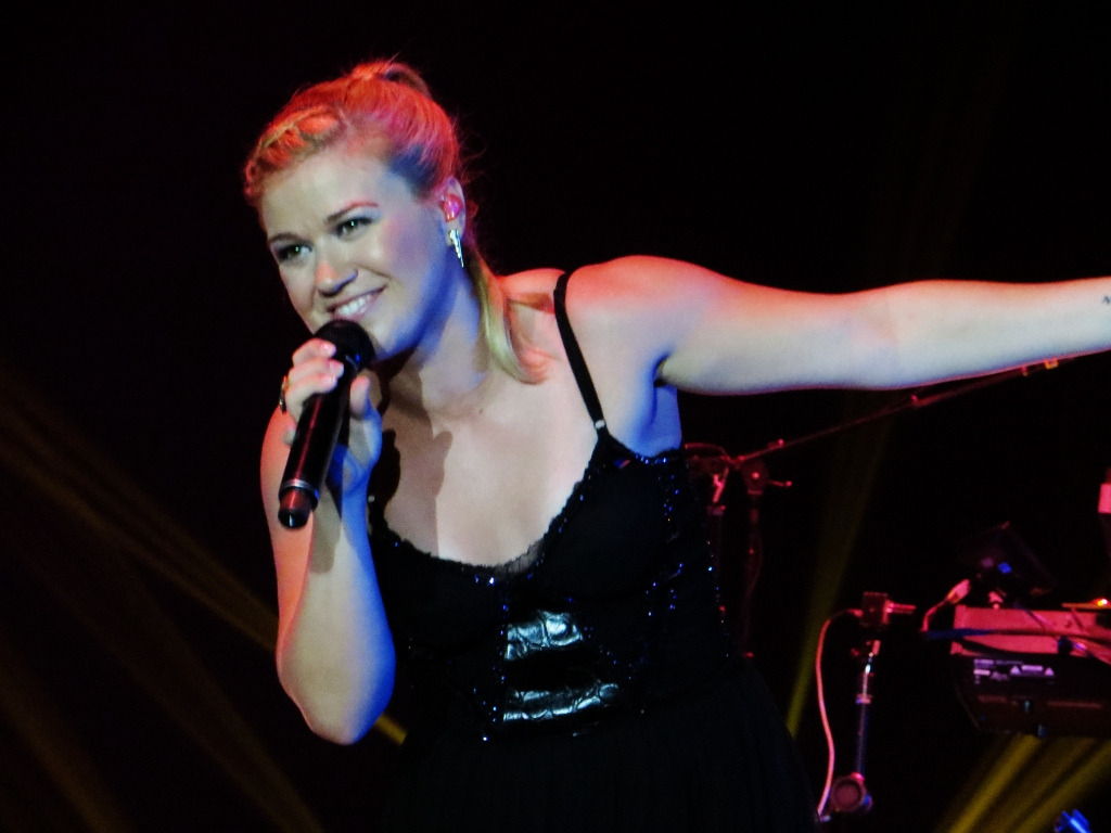 Kelly Clarkson 2012 Concert Tour