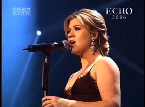 Kelly Clarkson Because Of You Live