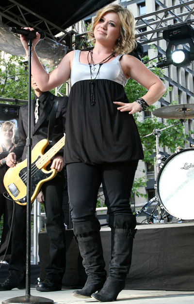 Kelly Clarkson Fat 2010