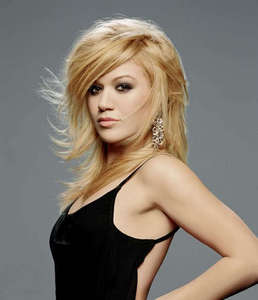 Kelly Clarkson Hairstyles