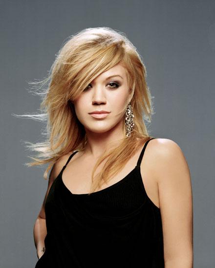 Kelly Clarkson Hot Pics