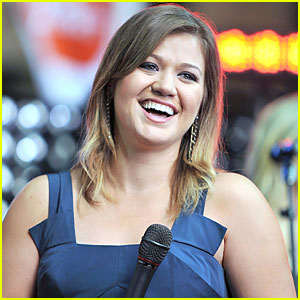 Kelly Clarkson Songs 2011