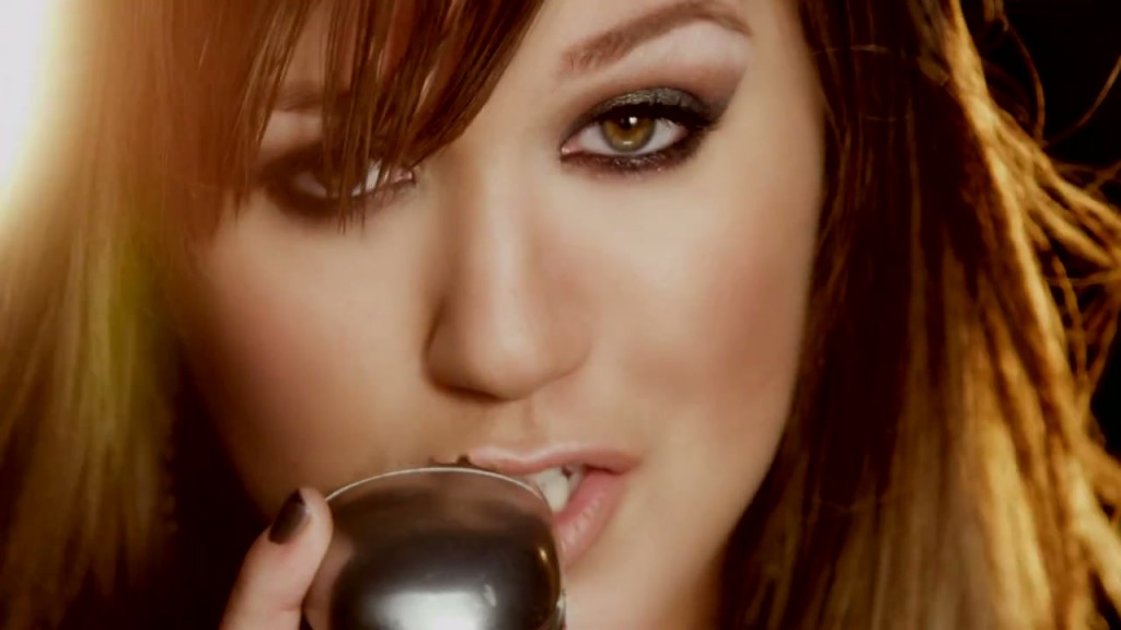 Kelly Clarkson Stronger