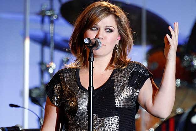 Kelly Clarkson Stronger Hairstyle