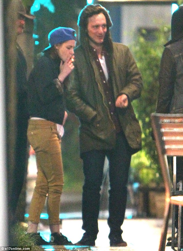 Kristen Stewart 2013 Smoking