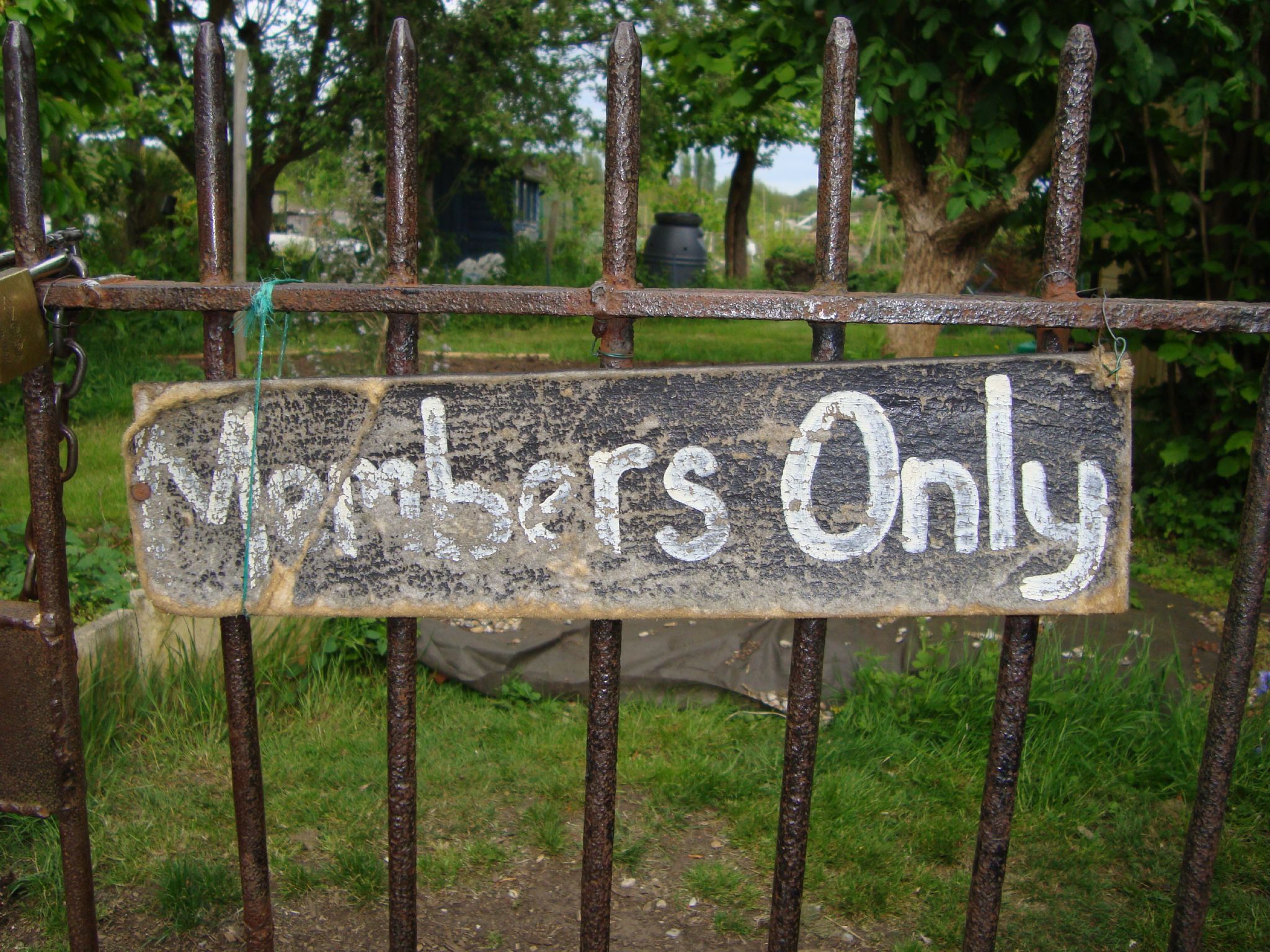 Members Only Sign