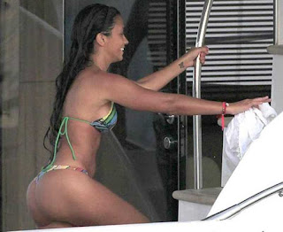 Messi Girlfriend Bikini