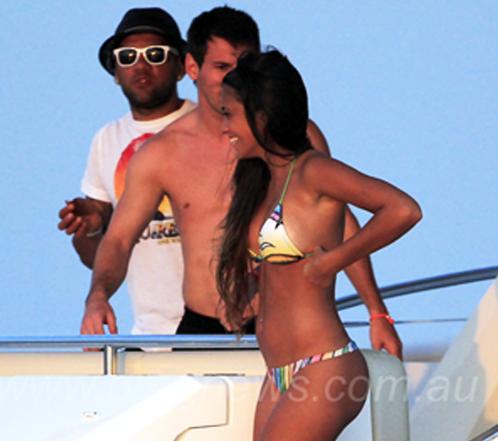 Messi Girlfriend Bikini