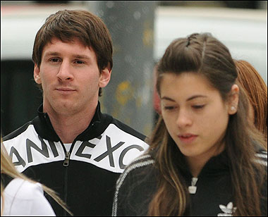 Messi Girlfriend Hot