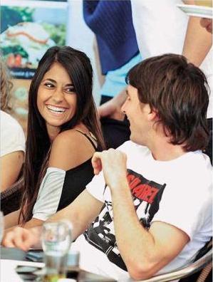 Messi Girlfriend Hot