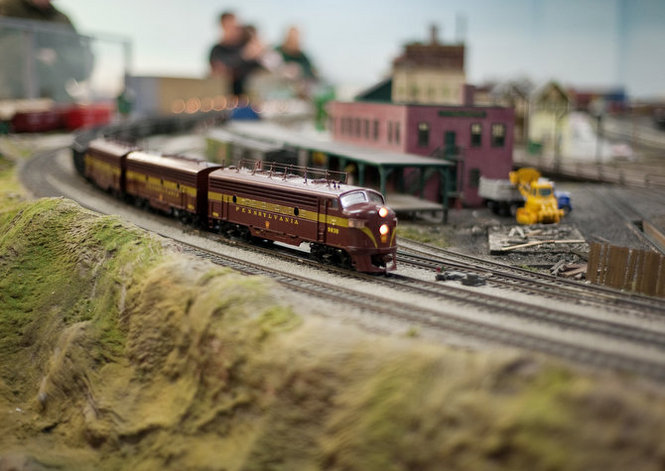 Model Trains Holly Mi