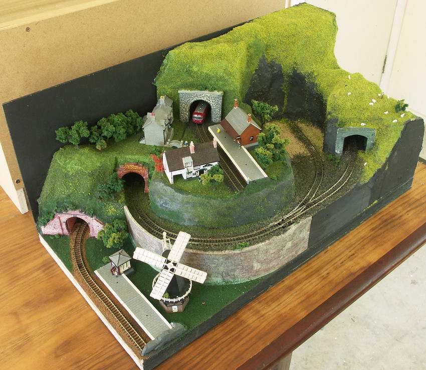 N Scale Model Trains Layouts