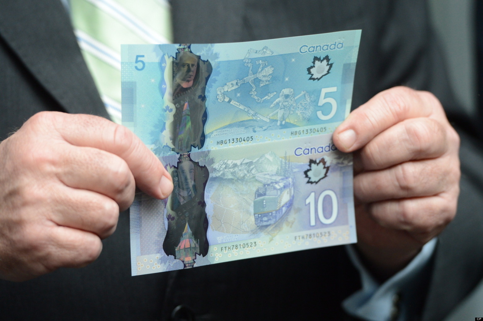 New 100 Dollar Bill Canada Smell