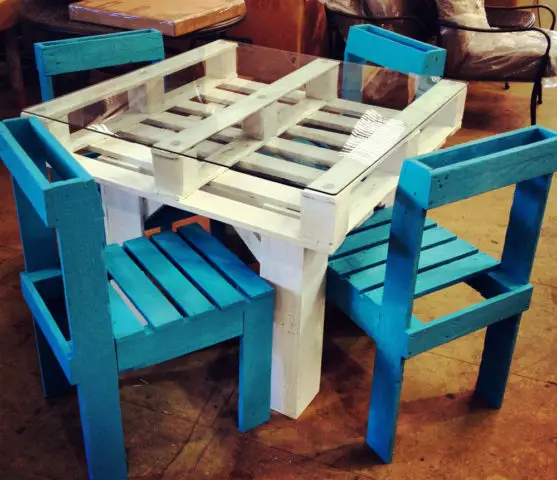 Outdoor Furniture Made From Pallets