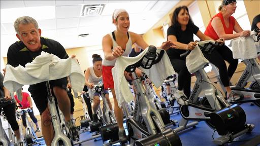 Pictures Of People Working Out In A Gym