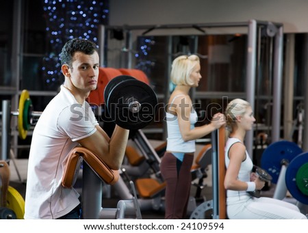 Pictures Of People Working Out In A Gym