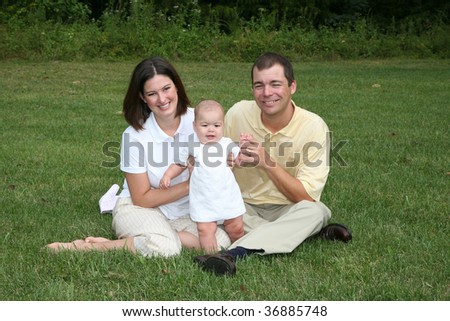 Poses For Family Pictures With Baby