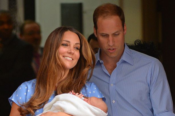 Poses For Family Pictures With Baby