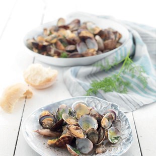 Pressure Cooker Steamed Clams