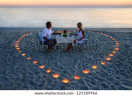 Romantic Pictures Of Lovers In Bed