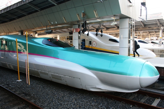 Shinkansen E5