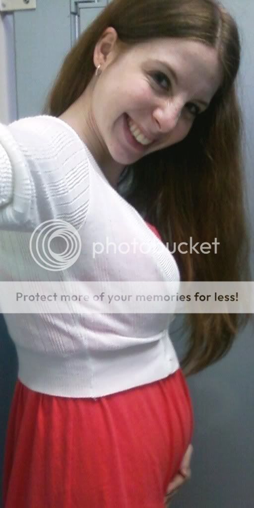 Showing At 16 Weeks Pregnant Pictures