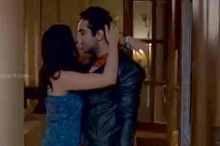 Siddharth Malhotra And Alia Bhatt Kissing Scene