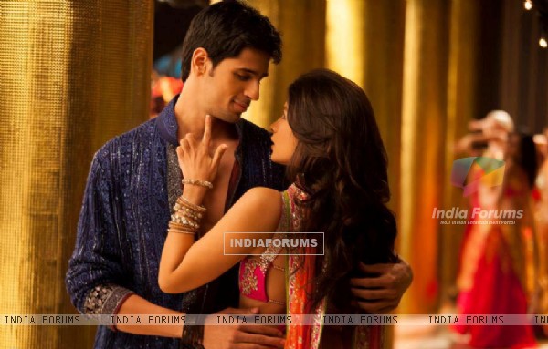 Siddharth Malhotra And Alia Bhatt Kissing Scene