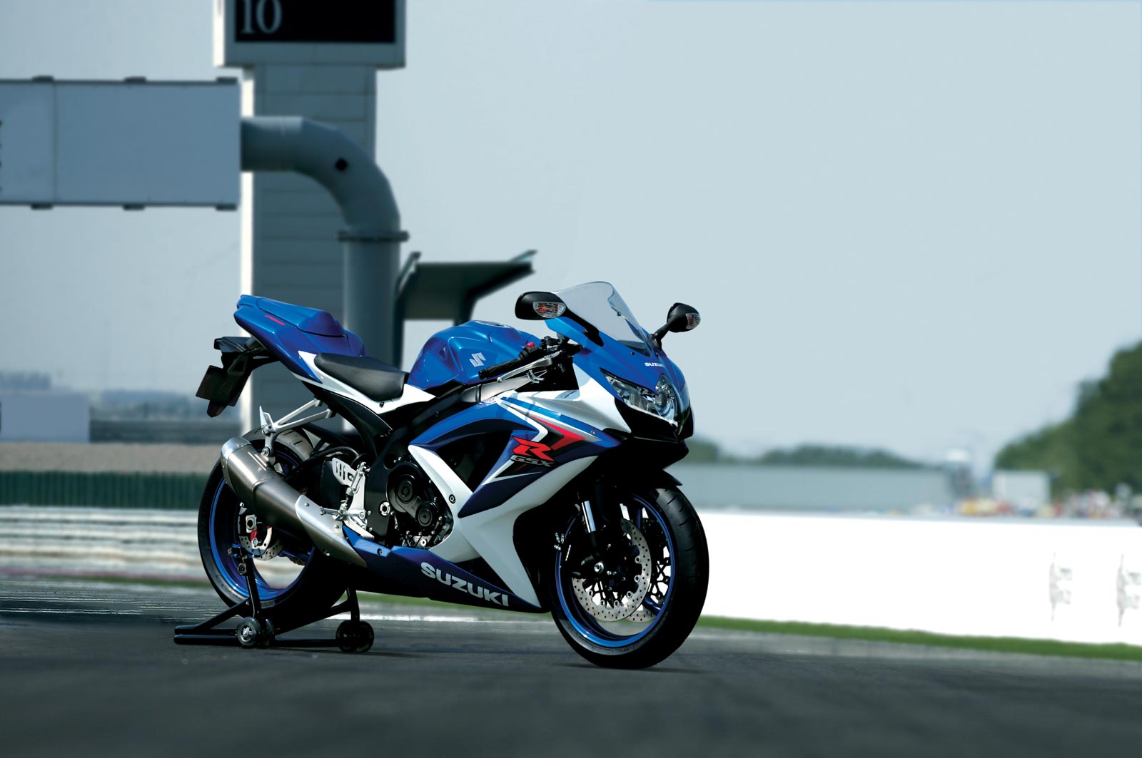 Suzuki Gsxr 750 K8 Specs