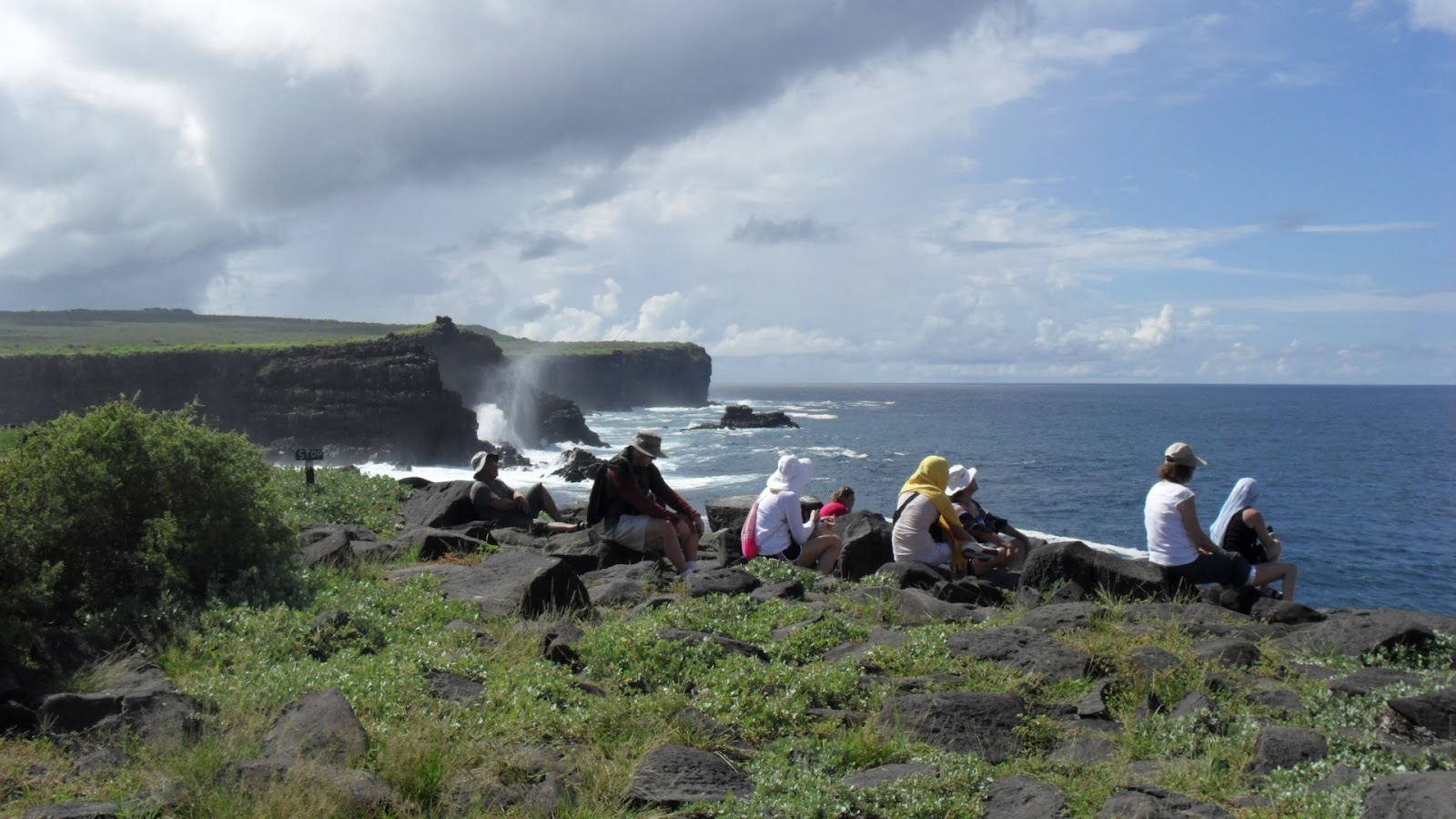 Where Are The Galapagos Islands Situated