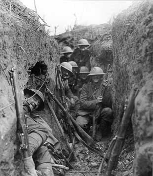 World War 1 Soldiers In Trenches